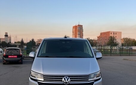 Volkswagen Caravelle T6 рестайлинг, 2020 год, 4 500 000 рублей, 1 фотография