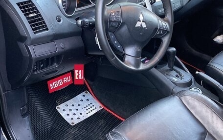 Mitsubishi Outlander III рестайлинг 3, 2008 год, 950 000 рублей, 13 фотография