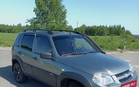 Chevrolet Niva I рестайлинг, 2015 год, 740 000 рублей, 3 фотография