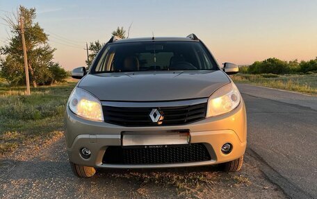 Renault Sandero II рестайлинг, 2014 год, 690 000 рублей, 3 фотография
