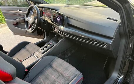 Volkswagen Golf GTI, 2022 год, 2 800 100 рублей, 14 фотография