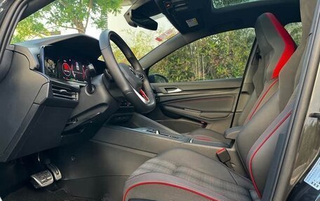 Volkswagen Golf GTI, 2022 год, 2 800 100 рублей, 15 фотография