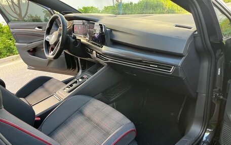 Volkswagen Golf GTI, 2022 год, 2 800 100 рублей, 16 фотография