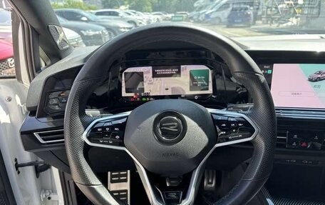 Volkswagen Golf VIII, 2022 год, 2 500 100 рублей, 11 фотография