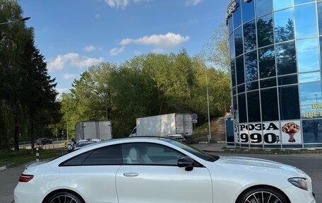 Mercedes-Benz E-Класс, 2017 год, 3 750 000 рублей, 2 фотография