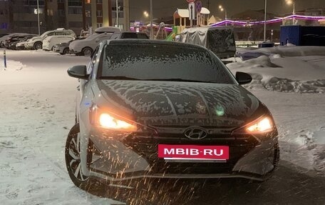 Hyundai Elantra VI рестайлинг, 2019 год, 1 950 000 рублей, 5 фотография