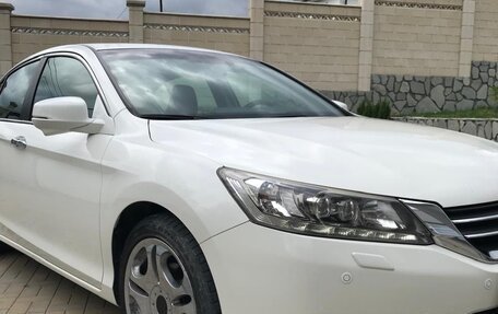 Honda Accord IX рестайлинг, 2013 год, 2 000 000 рублей, 8 фотография
