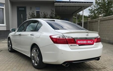 Honda Accord IX рестайлинг, 2013 год, 2 000 000 рублей, 6 фотография