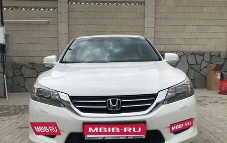 Honda Accord IX рестайлинг, 2013 год, 2 000 000 рублей, 3 фотография