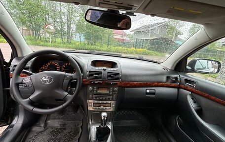 Toyota Avensis III рестайлинг, 2004 год, 480 000 рублей, 8 фотография