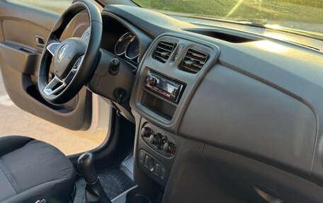 Renault Logan II, 2020 год, 665 000 рублей, 10 фотография