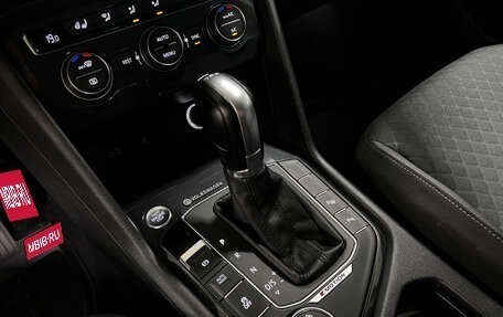Volkswagen Tiguan II, 2017 год, 2 375 000 рублей, 24 фотография