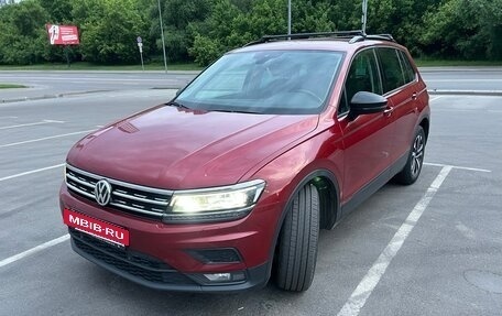 Volkswagen Tiguan II, 2019 год, 2 420 000 рублей, 3 фотография