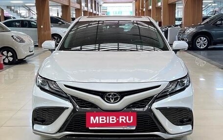 Toyota Camry, 2022 год, 2 250 100 рублей, 2 фотография