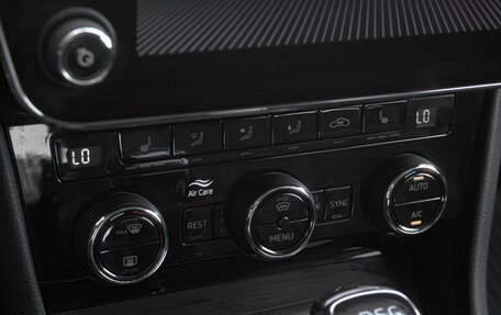 Skoda Superb III рестайлинг, 2019 год, 2 100 000 рублей, 12 фотография