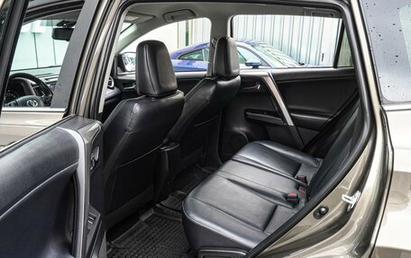 Toyota RAV4, 2018 год, 2 560 000 рублей, 11 фотография