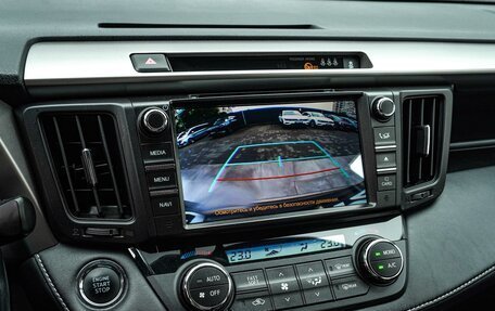 Toyota RAV4, 2018 год, 2 560 000 рублей, 12 фотография