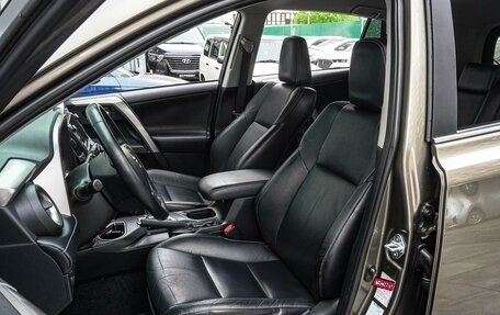 Toyota RAV4, 2018 год, 2 560 000 рублей, 10 фотография