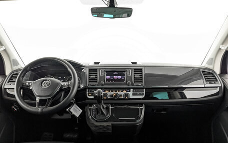 Volkswagen Multivan T6 рестайлинг, 2018 год, 3 745 000 рублей, 14 фотография