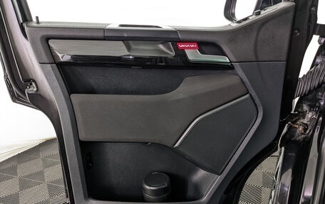 Volkswagen Multivan T6 рестайлинг, 2018 год, 3 745 000 рублей, 19 фотография