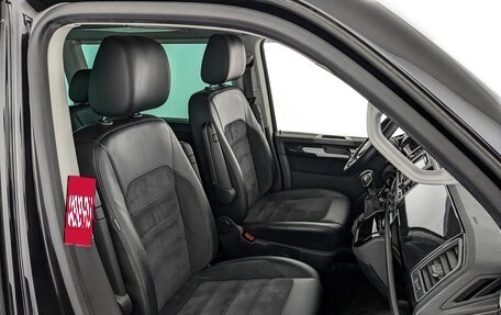Volkswagen Multivan T6 рестайлинг, 2018 год, 3 745 000 рублей, 23 фотография