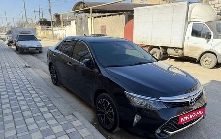 Toyota Camry, 2017 год, 2 750 000 рублей, 2 фотография