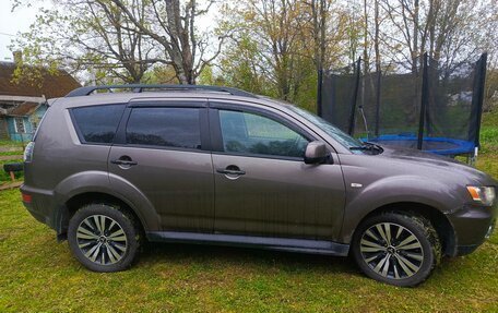 Mitsubishi Outlander III рестайлинг 3, 2011 год, 1 195 000 рублей, 3 фотография