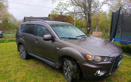 Mitsubishi Outlander III рестайлинг 3, 2011 год, 1 195 000 рублей, 2 фотография