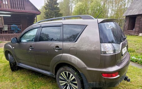 Mitsubishi Outlander III рестайлинг 3, 2011 год, 1 195 000 рублей, 8 фотография