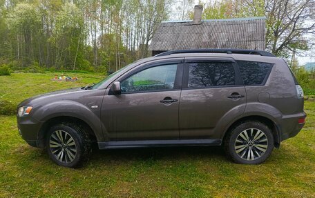 Mitsubishi Outlander III рестайлинг 3, 2011 год, 1 195 000 рублей, 5 фотография