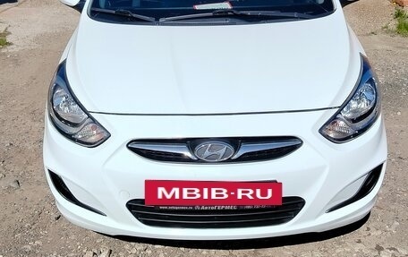 Hyundai Solaris II рестайлинг, 2011 год, 795 000 рублей, 2 фотография
