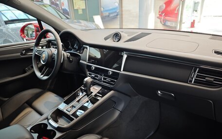 Porsche Macan I рестайлинг, 2025 год, 12 980 000 рублей, 8 фотография