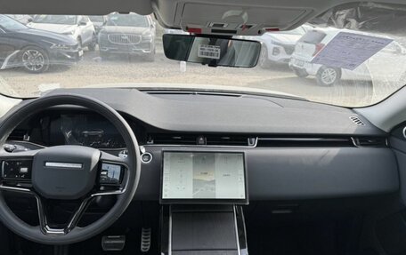 Land Rover Range Rover Evoque II, 2024 год, 5 390 000 рублей, 6 фотография