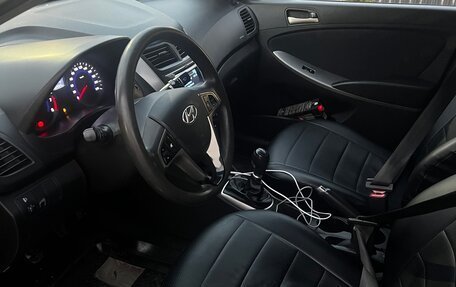 Hyundai Solaris II рестайлинг, 2014 год, 800 000 рублей, 5 фотография
