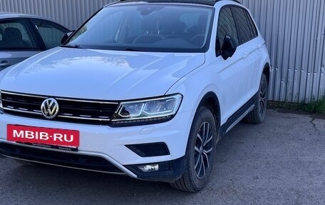 Volkswagen Tiguan II, 2019 год, 2 460 000 рублей, 2 фотография