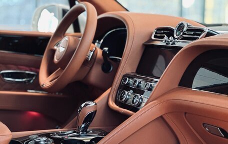 Bentley Bentayga I, 2023 год, 49 500 000 рублей, 11 фотография