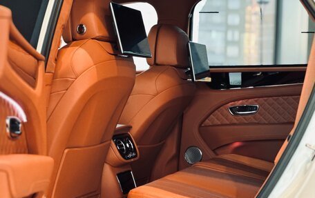 Bentley Bentayga I, 2023 год, 49 500 000 рублей, 15 фотография