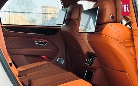 Bentley Bentayga I, 2023 год, 49 500 000 рублей, 14 фотография