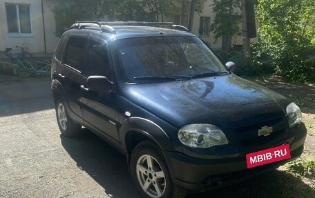 Chevrolet Niva I рестайлинг, 2011 год, 600 000 рублей, 2 фотография
