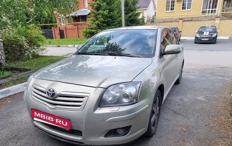 Toyota Avensis III рестайлинг, 2006 год, 888 000 рублей, 2 фотография