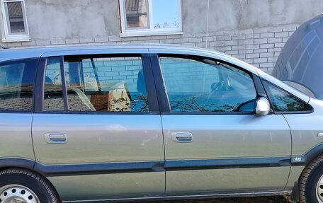 Opel Zafira A рестайлинг, 2004 год, 499 000 рублей, 3 фотография