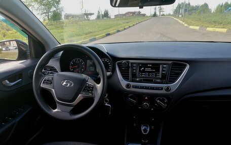 Hyundai Solaris II рестайлинг, 2018 год, 1 250 000 рублей, 8 фотография