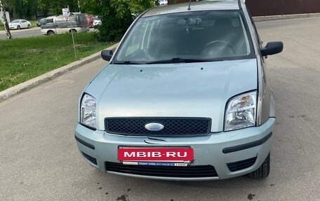 Ford Fusion I, 2004 год, 350 000 рублей, 2 фотография