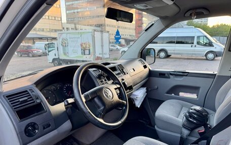 Volkswagen Transporter T5 рестайлинг, 2006 год, 1 090 000 рублей, 12 фотография