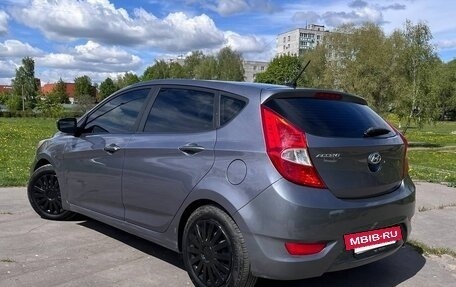 Hyundai Solaris II рестайлинг, 2017 год, 970 000 рублей, 3 фотография