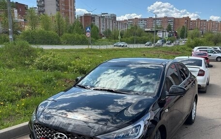 Hyundai Solaris II рестайлинг, 2021 год, 2 100 000 рублей, 4 фотография