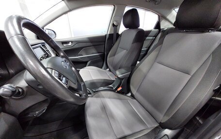 Hyundai Solaris II рестайлинг, 2017 год, 1 400 000 рублей, 19 фотография