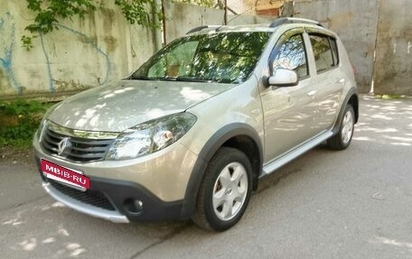 Renault Sandero I, 2012 год, 700 000 рублей, 2 фотография