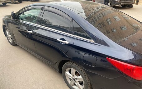 Hyundai Sonata VI, 2011 год, 950 000 рублей, 4 фотография
