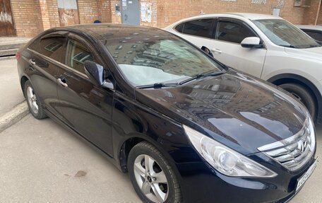 Hyundai Sonata VI, 2011 год, 950 000 рублей, 2 фотография